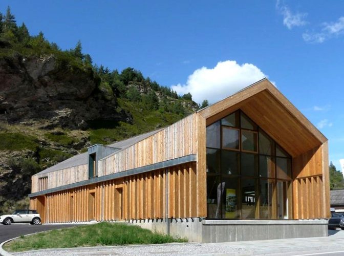 Construction de la Maison du Tourisme du Queyras à Château-Ville-Vieille