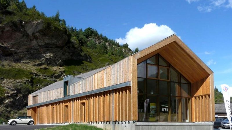 Construction de la Maison du Tourisme du Queyras à Château-Ville-Vieille