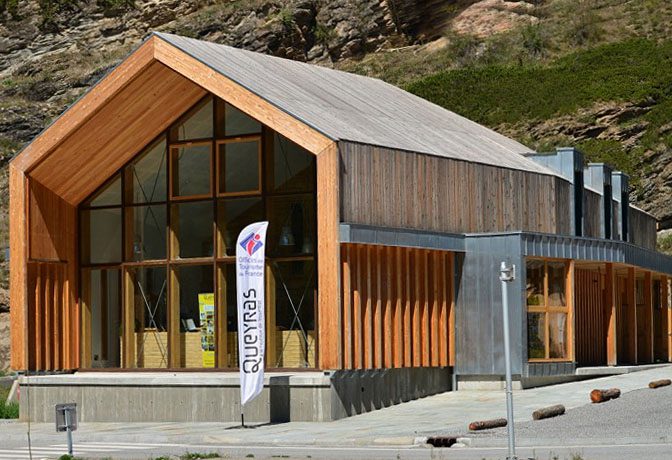 Construction de la Maison du Tourisme du Queyras à Château-Ville-Vieille