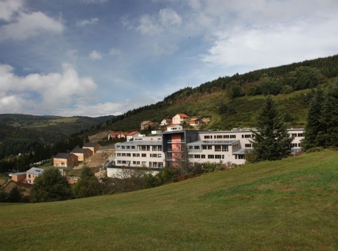 Construction de la cité scolaire de Saint Cirgues en Montagne