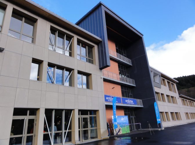 Construction de la cité scolaire de Saint Cirgues en Montagne