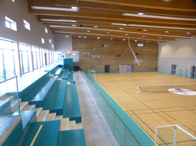 CONSTRUCTION D’UN COMPLEXE SPORTIF AVEC AMENAGEMENTS EXTERIEURS A PUSIGNAN